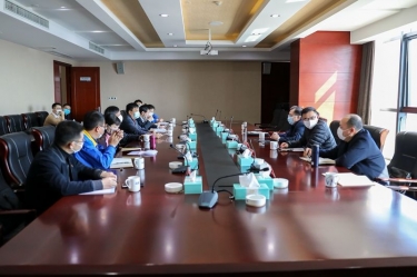 ������ί���������һ�е���QQPKֽҵ