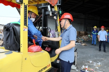 �¾������µĺ�ˮ����Ѫ����