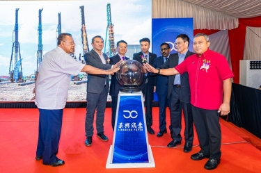 ���ηܽ� ��д���� | QQPKֽҵ����������Ŀ����׮����ʽʢ�����