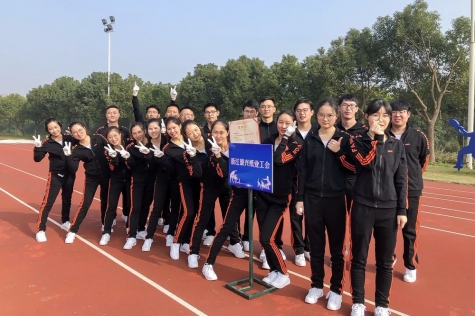 ����ٽ���